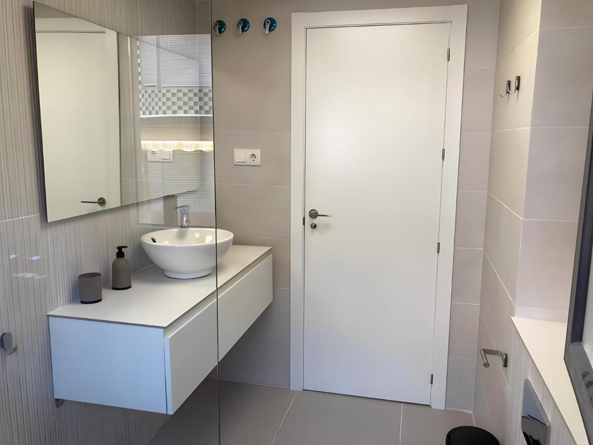 Apartamentos Nuevo Con Aire Y Wifi Агілас Екстер'єр фото
