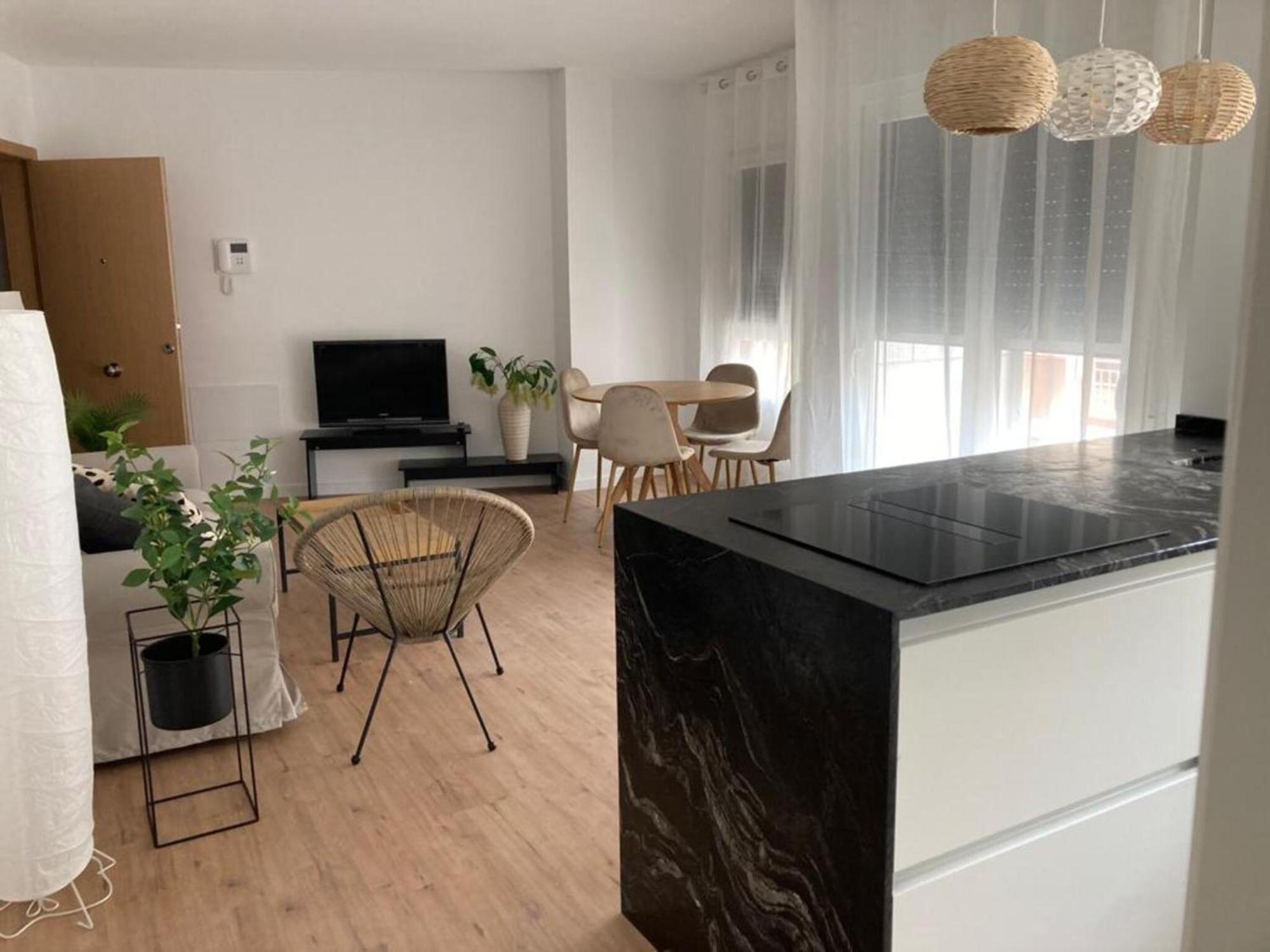Apartamentos Nuevo Con Aire Y Wifi Агілас Екстер'єр фото