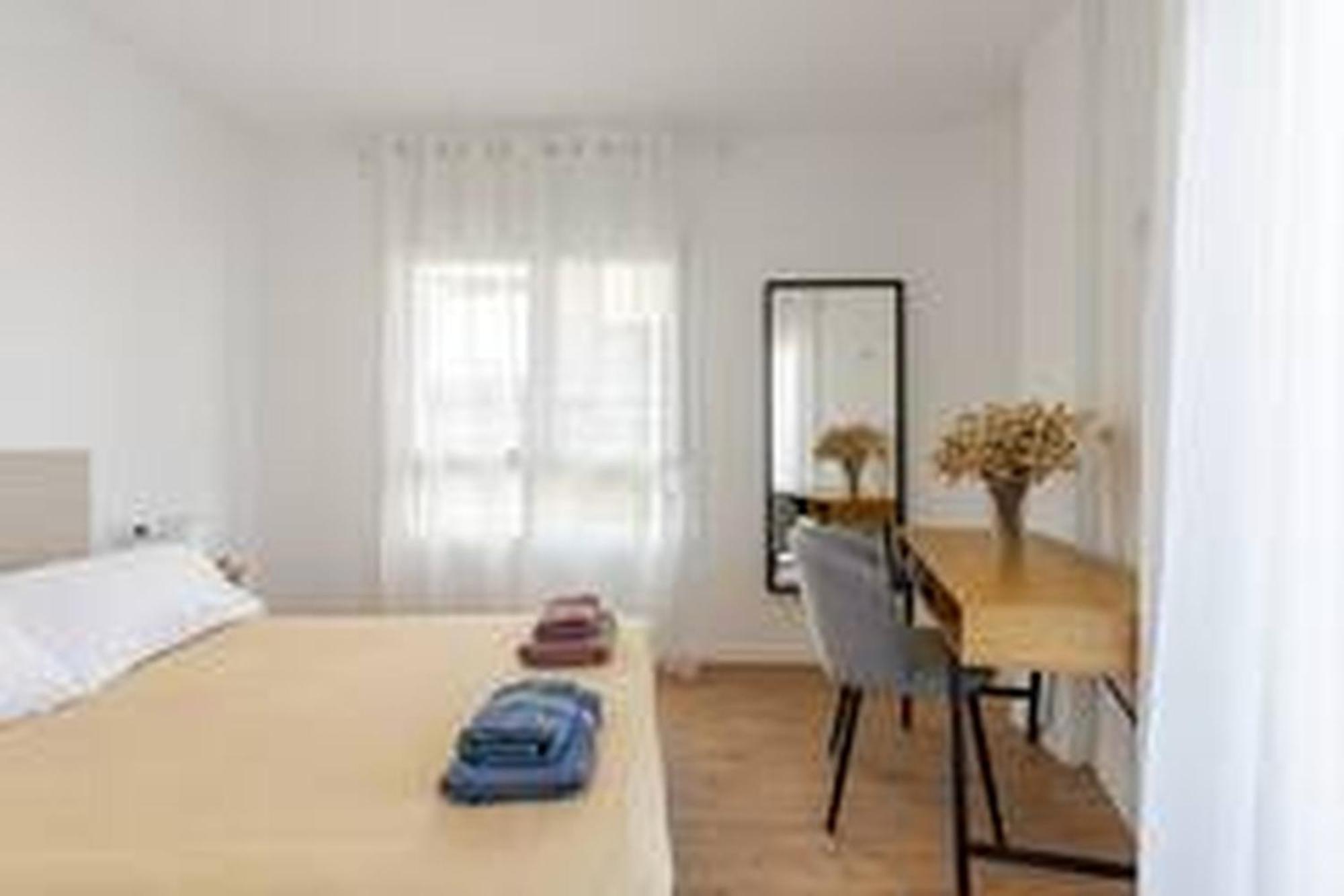 Apartamentos Nuevo Con Aire Y Wifi Агілас Екстер'єр фото