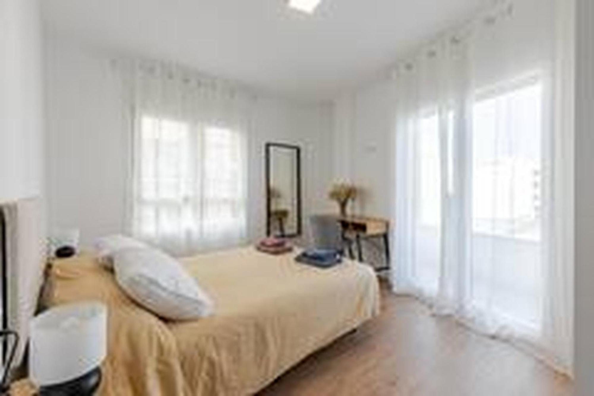 Apartamentos Nuevo Con Aire Y Wifi Агілас Екстер'єр фото